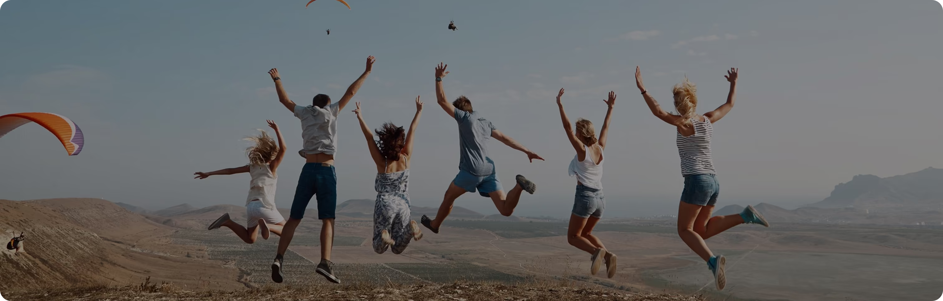 Fondo de imagen de personas saltando felices